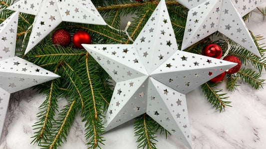 Julstjärnor av papper