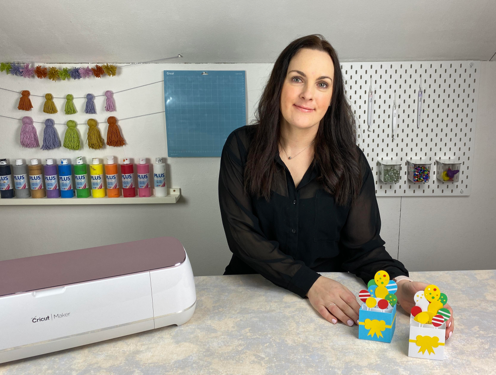 Lär dig cricut design space popup kort