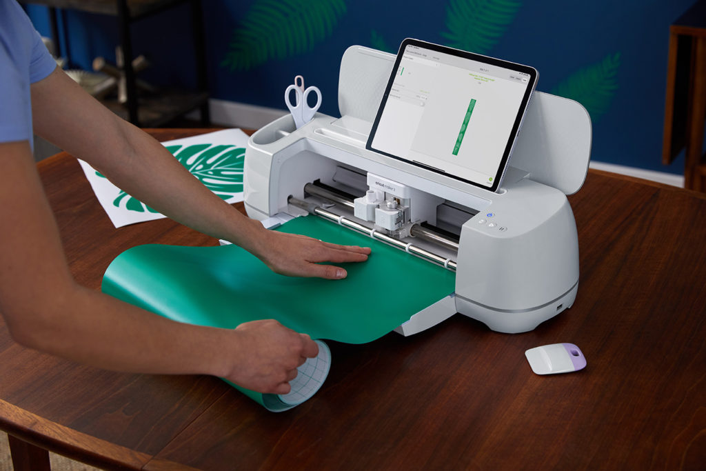 Cricut Maker 3 + Materials Bundle vinyl