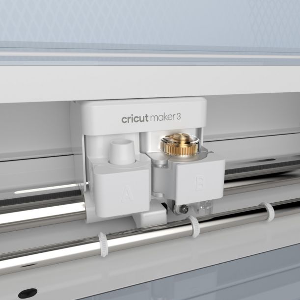 Cricut Maker 3 + Materials Bundle