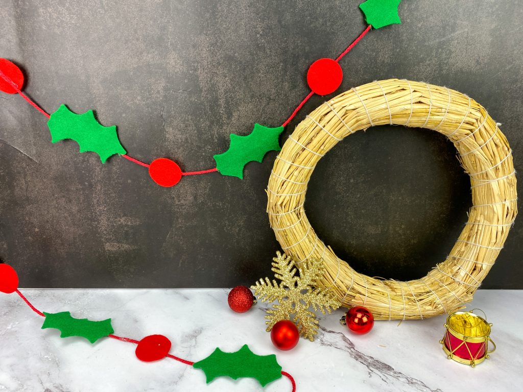 Girlang av filt till jul